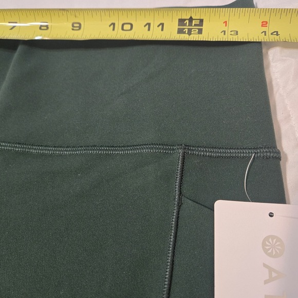 Athleta Salutation Stash High Rise 7/8 Leggings Pockets Green Size Medium NWT - Picture 3 of 8